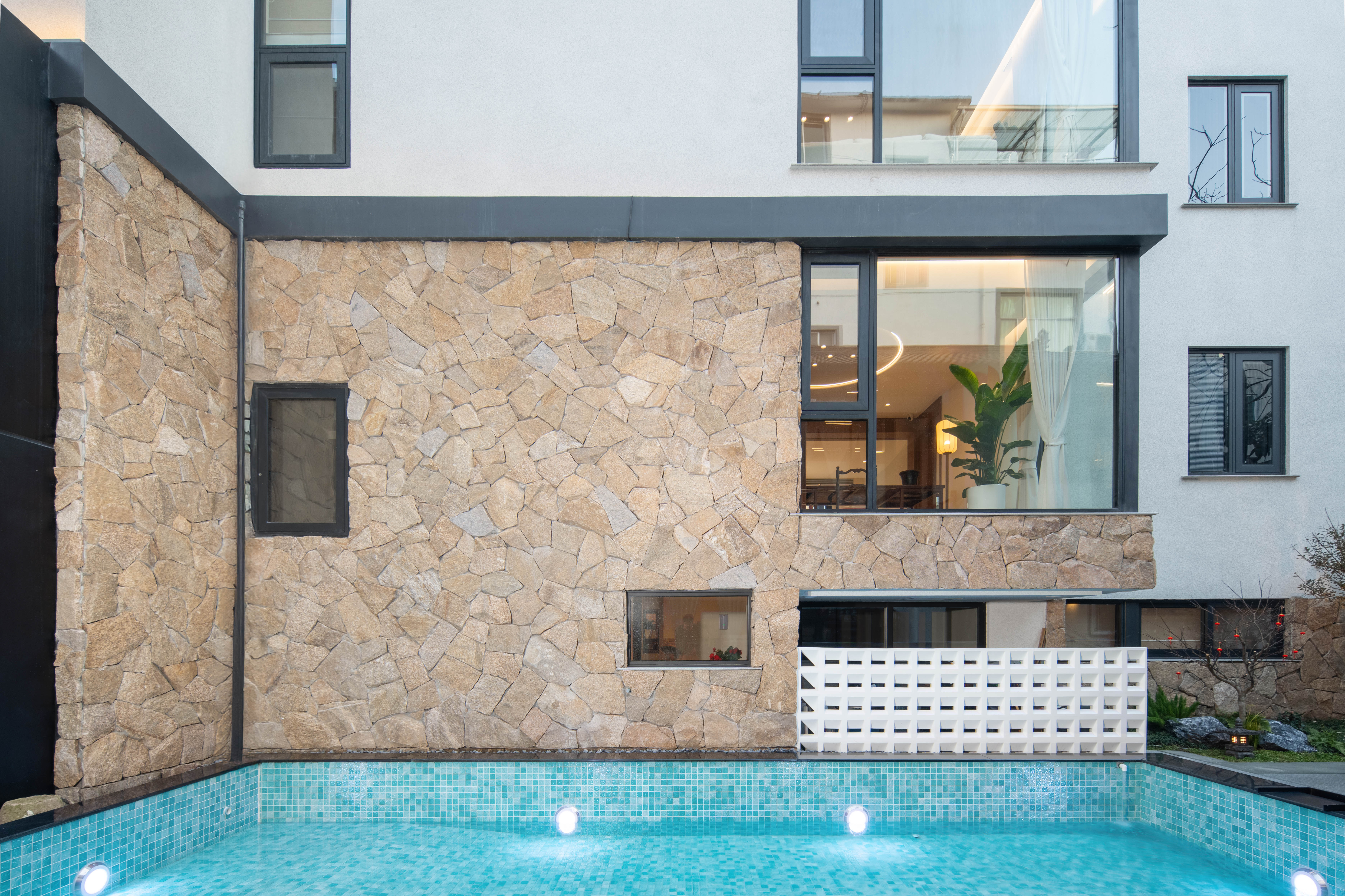 泳池